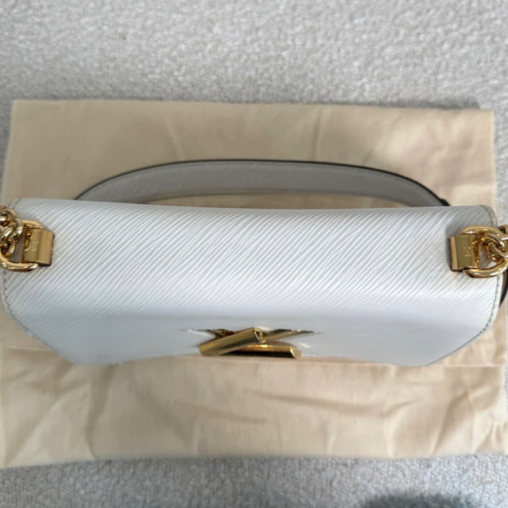 Authentic Louis Vuitton Twist MM - Picture 12 of 16